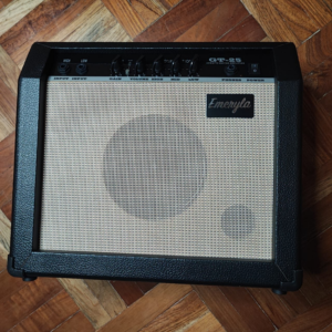 Amplificador de guitarra 15 watts